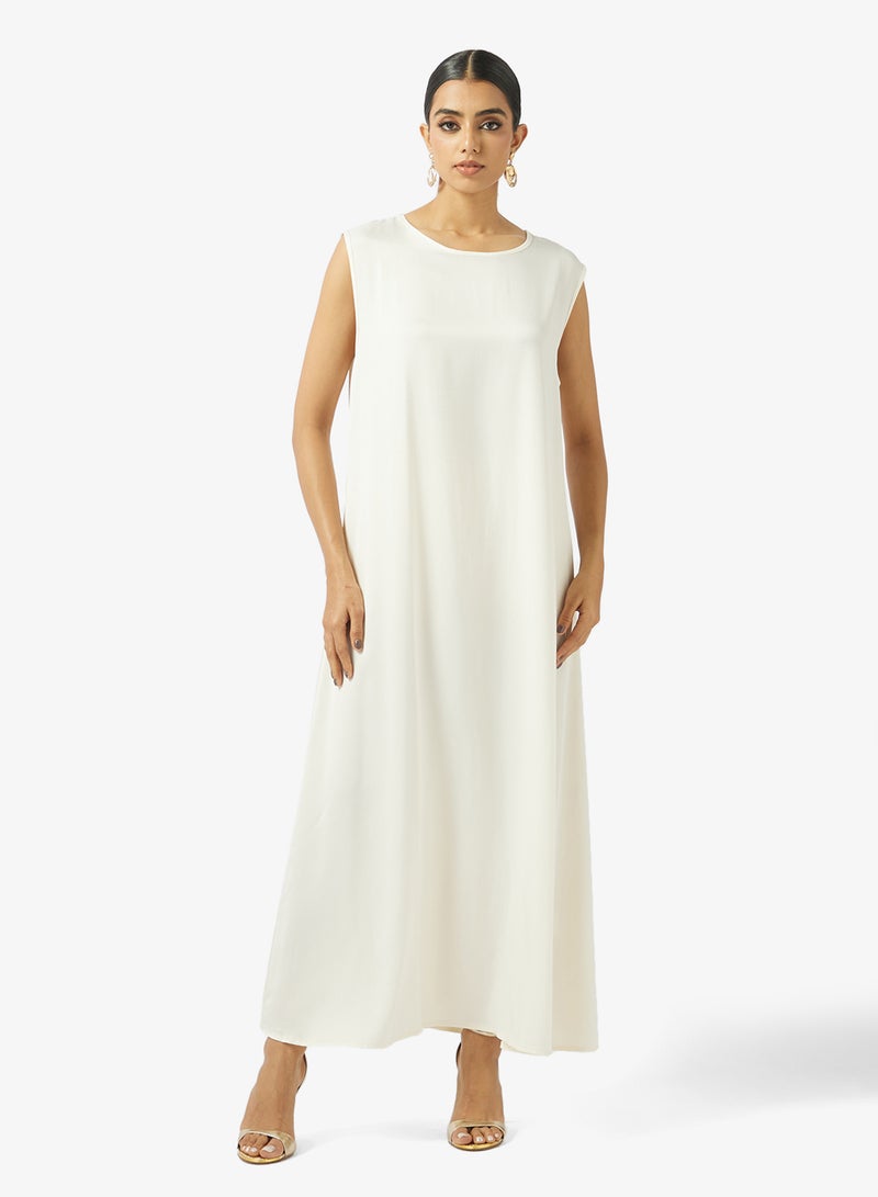 Khizana Monochrome Printed Abaya - Image 4